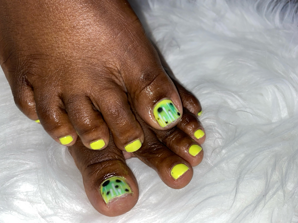 Forever Pedicure at Forever Nails By Jennifer LLC in Park Forest, IL