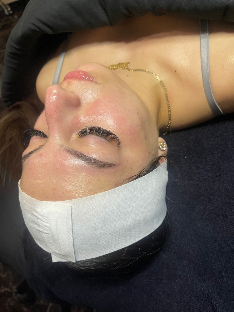 Peach Fuzz Deluxe Facial
