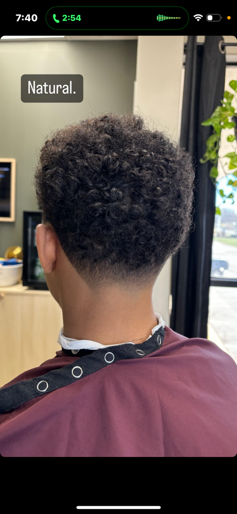 Line Up at Le Fleur Barber & Salon in Crofton, MD