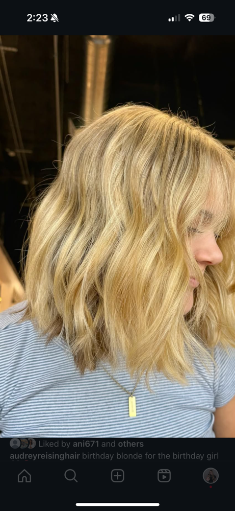 Women’s Haircut Blowdry