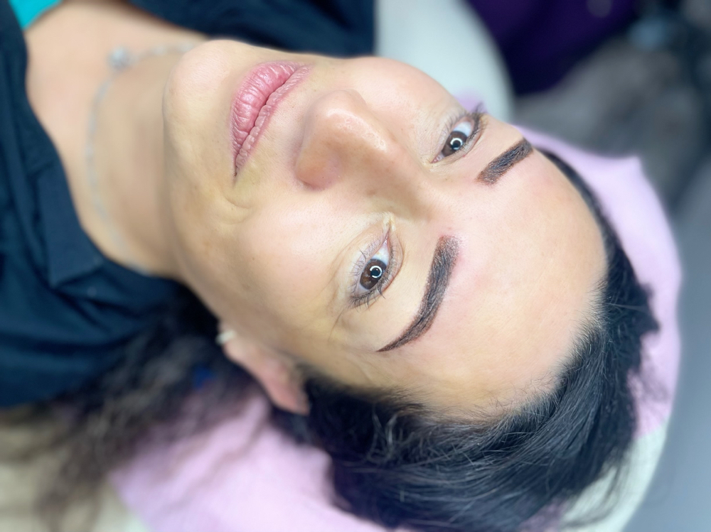Brows Retouch