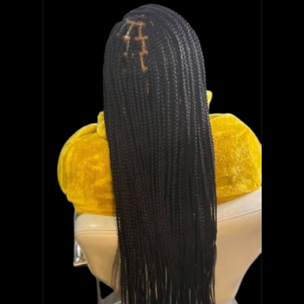 Knotless Medium at Keda Braids in Milwaukee, WI