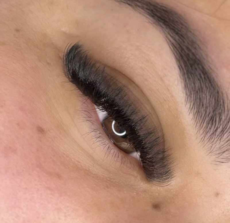 Volume Lashes Full Set