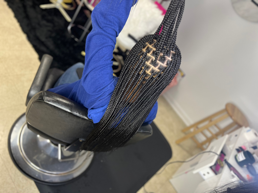 Medium Knotless