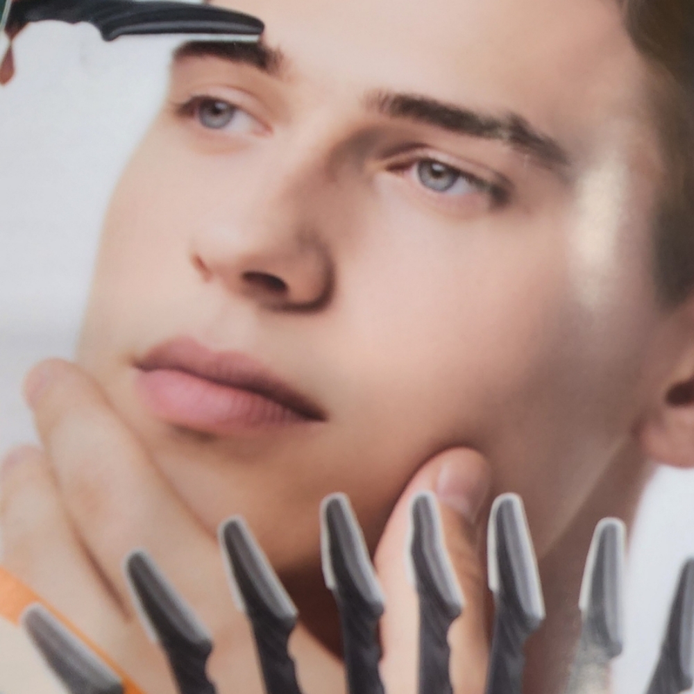 Mens DermaplaningSteamedFacial at Skeleton Key Haircuts in Simpsonville, SC