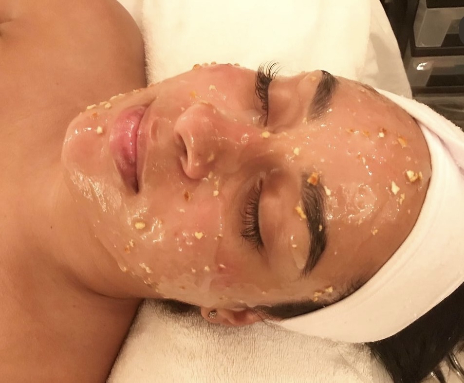 Facial massage + Hydro Jelly Mask