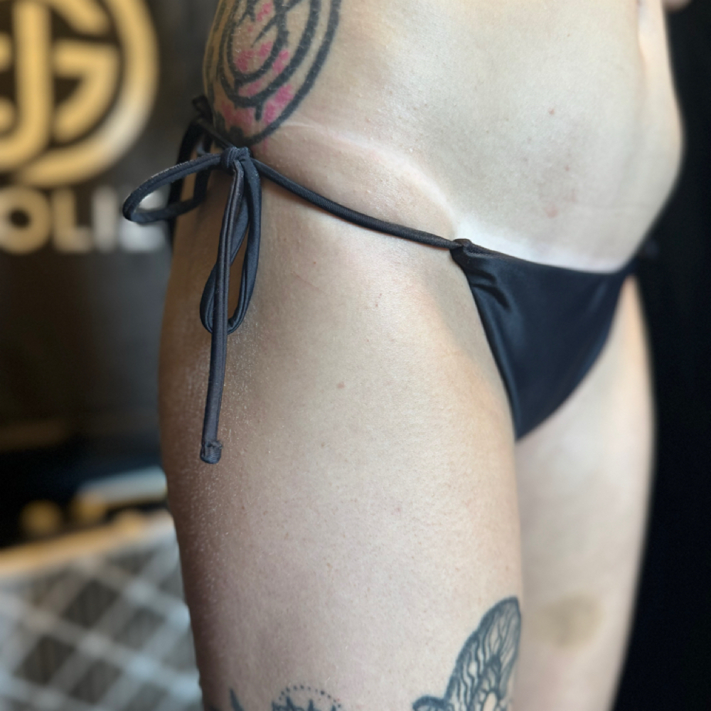 Custom Spray Tan at Bare Glam by Dee in Grand Island, NE
