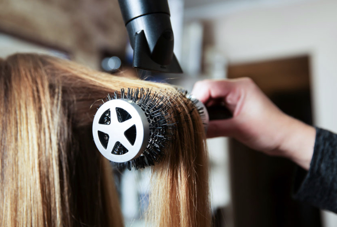 SHAMPOO AND STYLE