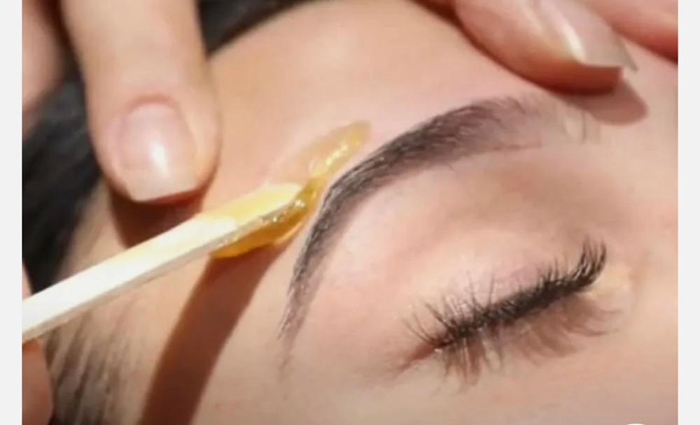 Sugar Eyebrow Maintenance