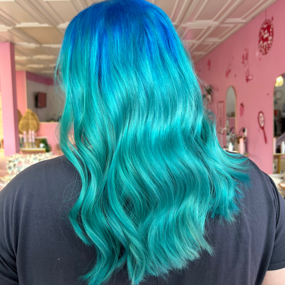 Vivid Color at House of Jujus in Shelton, CT