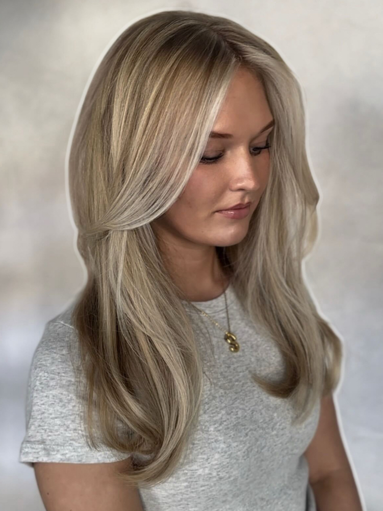 Haircut + Smooth Treatment Blowout