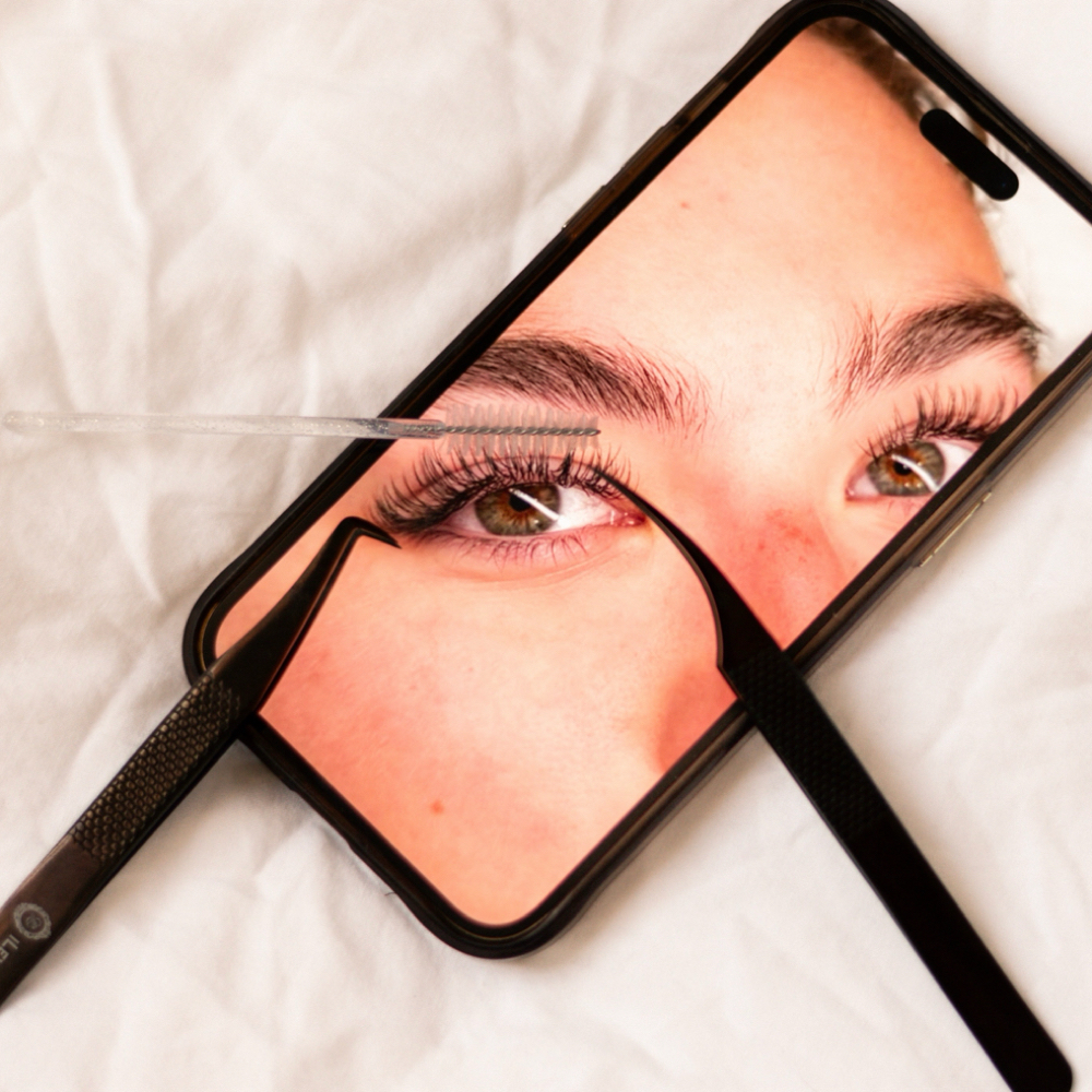 Hybrid Lash Fill-in at SKN Bar in Newburgh, IN