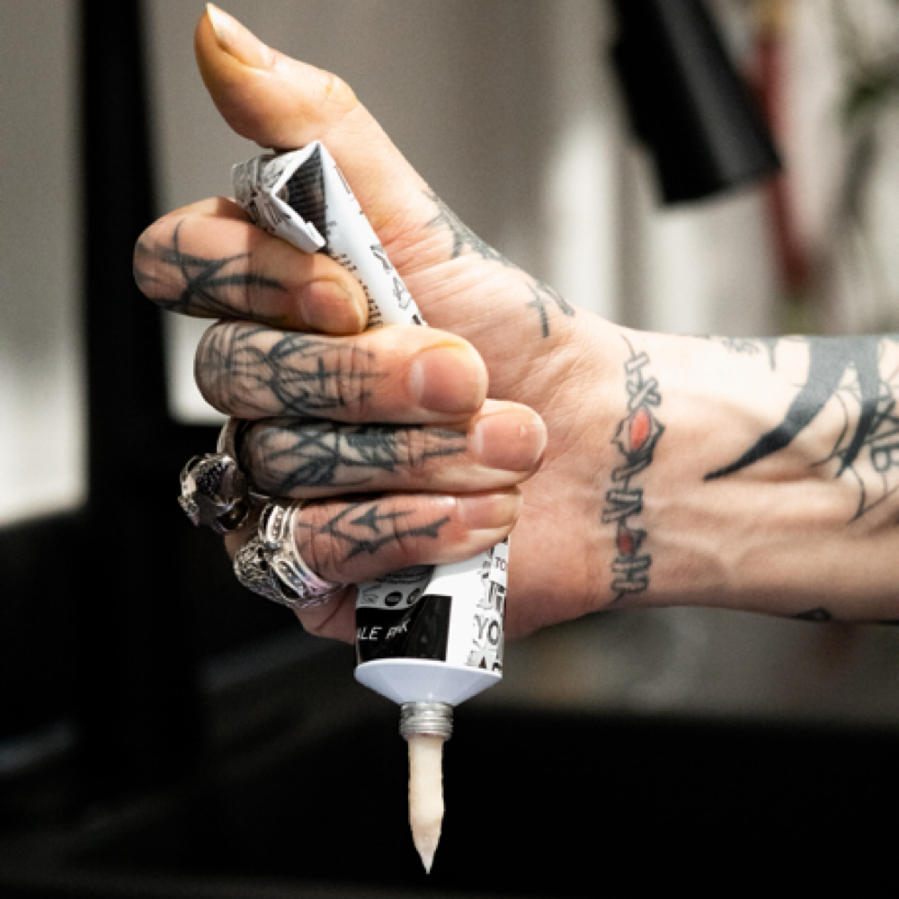 Master Gloss at Scissorhands studio in Wasilla, AK