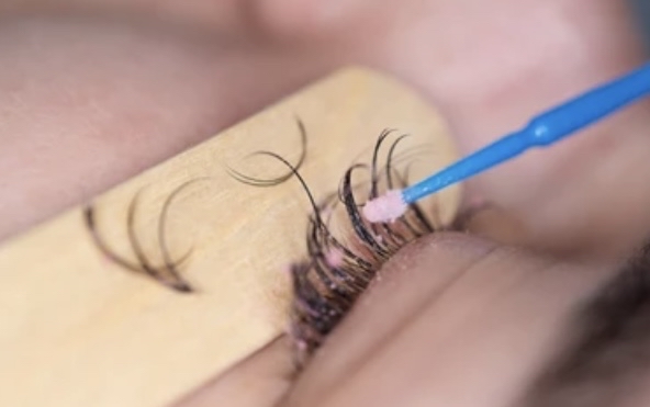 Lash Removal