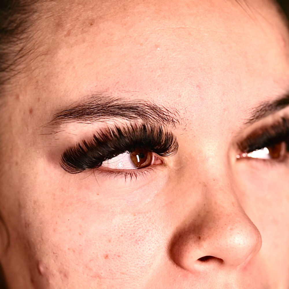 🌱 Mega Volme Lash Full Set(UV) at Emve Lash & Skin Bar in Spokane, WA