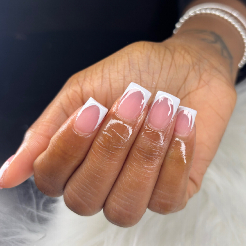 Short French Tip Full Set at Klawed By Ariana in Oak Park, IL