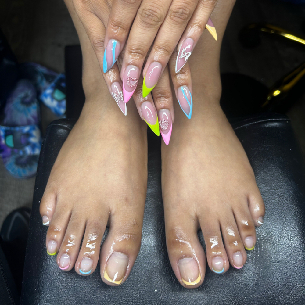 Tips & Toes ( Medium) - Jamaica at Kè Luxè Beauty Bar in Louisville, KY