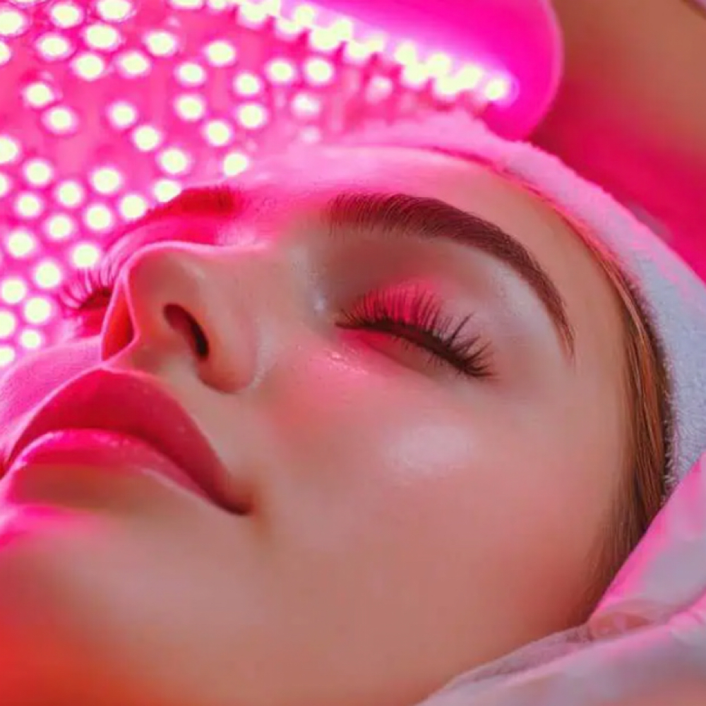 🖤NoirLight LED Rejuvenation at Haus of Noir Beauty & Aesthetics in Happy Valley, OR