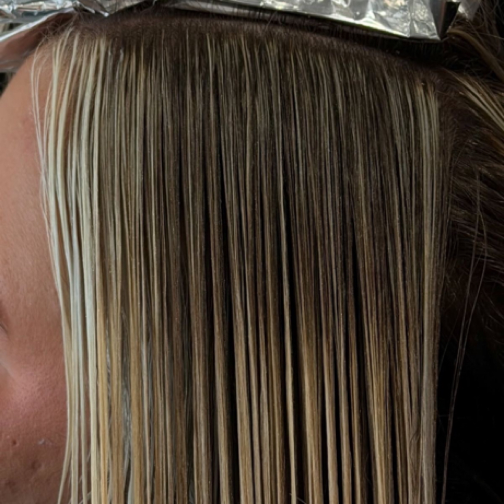 Face Frame Highlight at HairByKami in Des Peres, MO