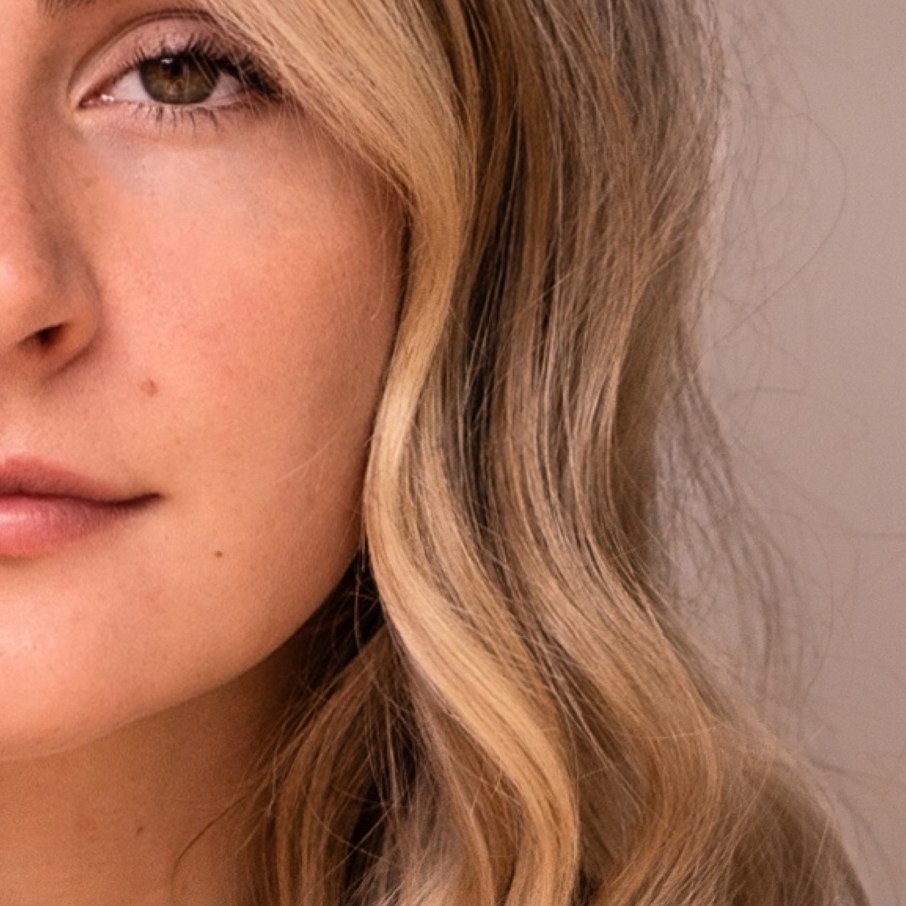 FACE FRAME HIGHLIGHT/GLOSS/STYLE