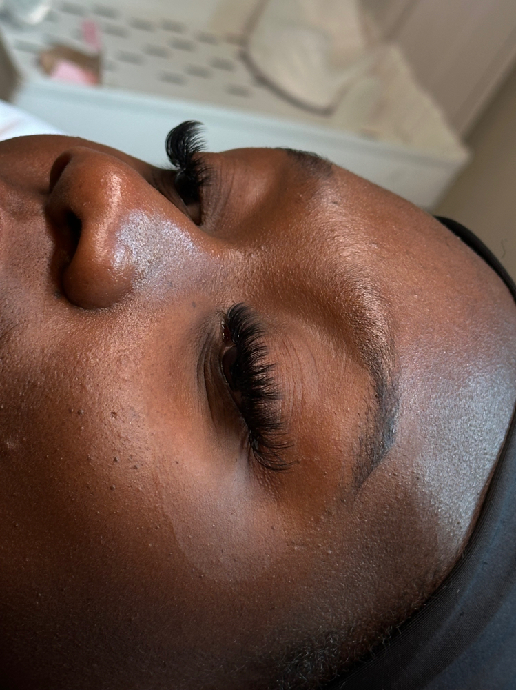 Lash Extnesions