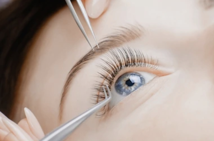 Classic Lash Touch Up