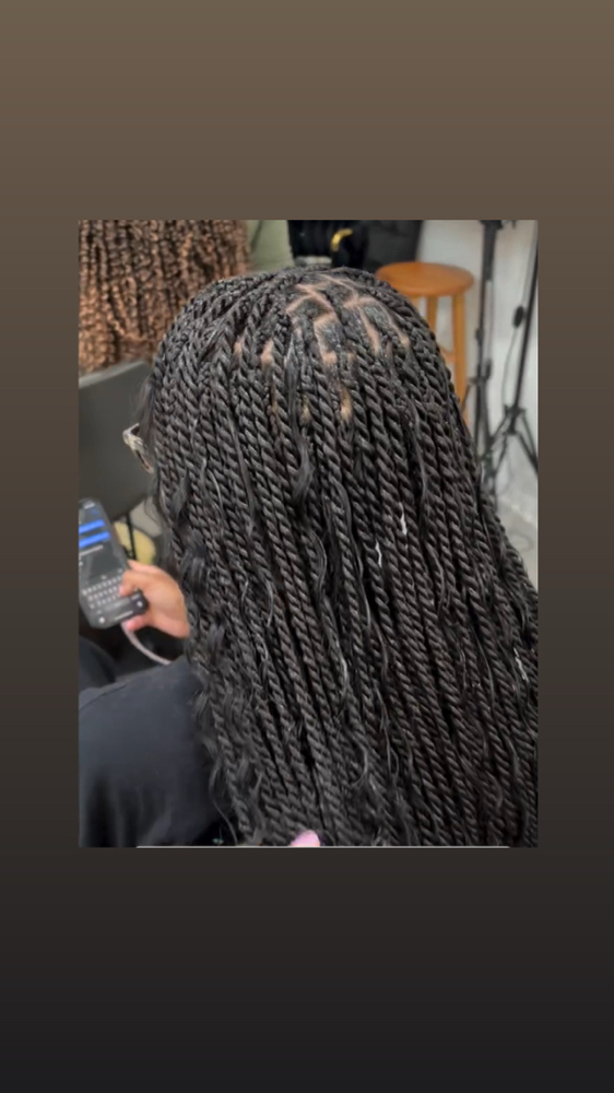 ISLAND TWIST W/CURLS
