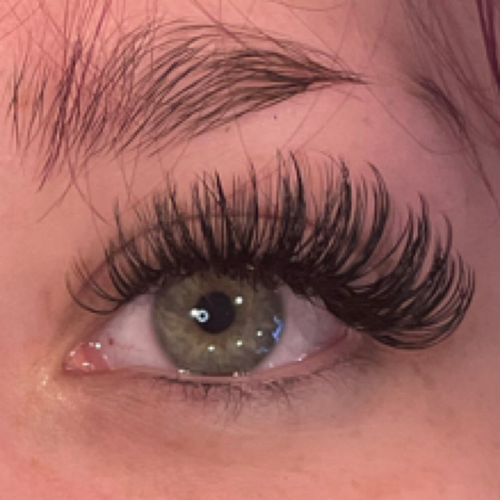 Signature Set - Monday’s Only at Kaiya’s Lash & Beauty in Lakewood, WA