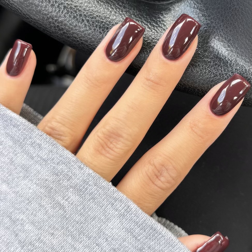 One Color Structured Mani