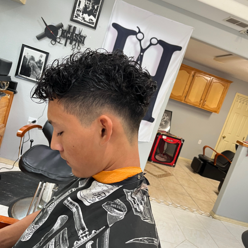 Mens Haircut And Style at The Hair Bar 2 (HB2) in Weslaco, TX