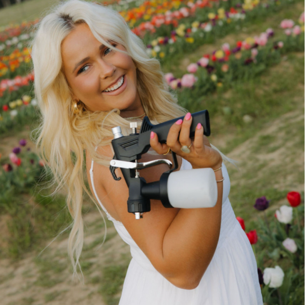 Light/Medium/Dark Spray Tan at Glammed By Gabriella in Cleveland, TN