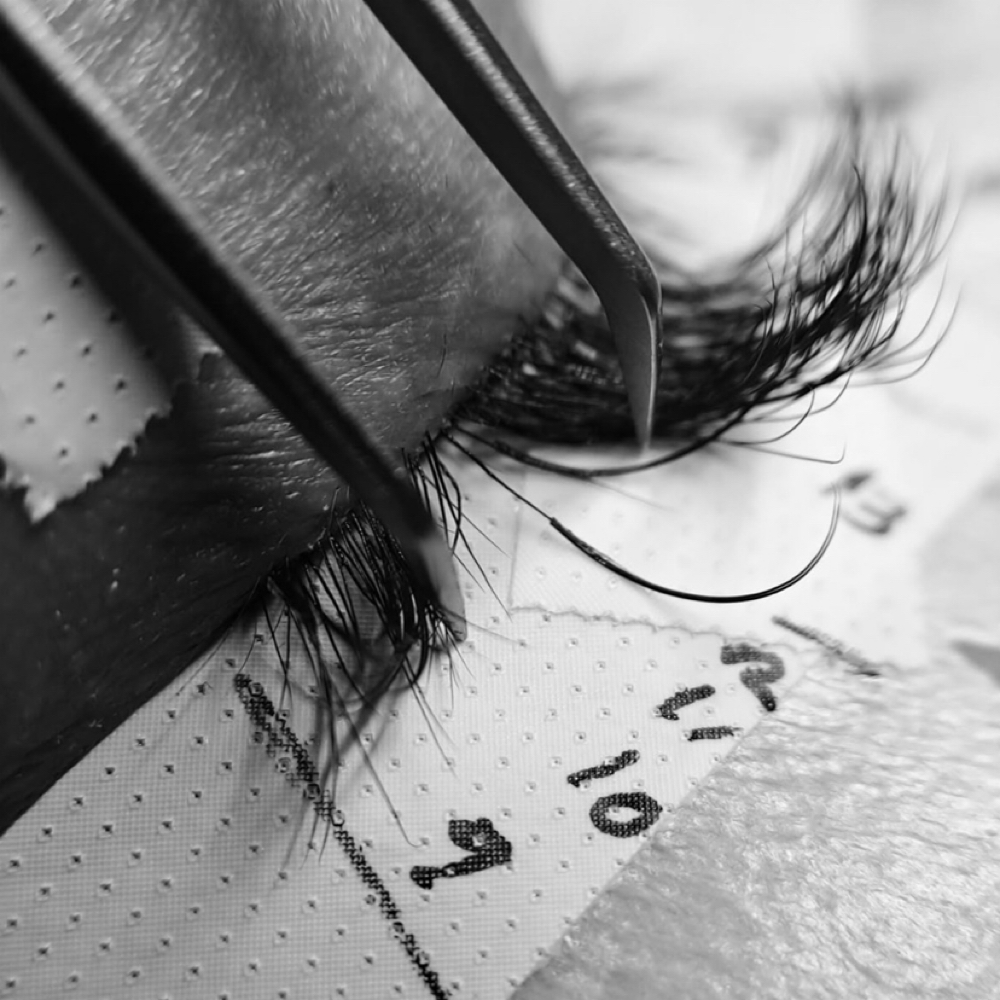 2 Week Lash Fill(2 Semanas- Relleno de Pestañas) at La Mona Studio in Pflugerville, TX
