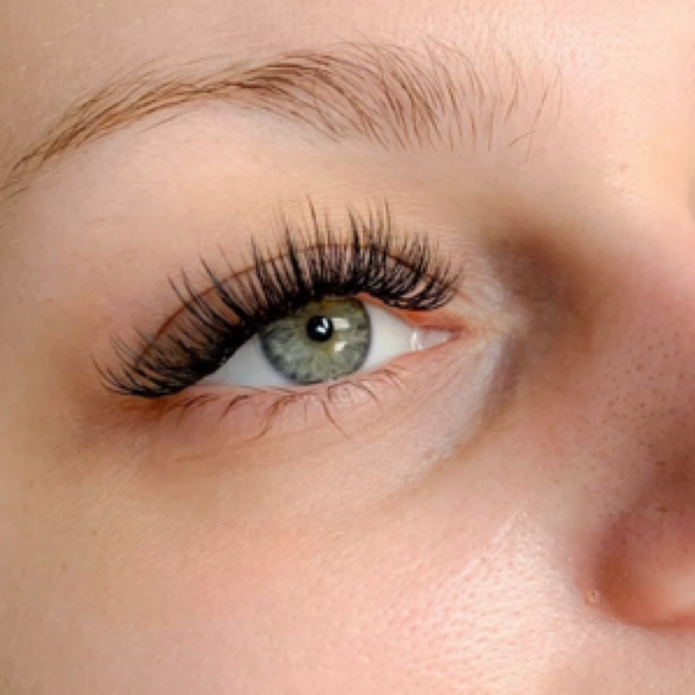 Wispy Eyelash Extention Sets at ProNails Lashes & Brows Studio in Woodburn, OR