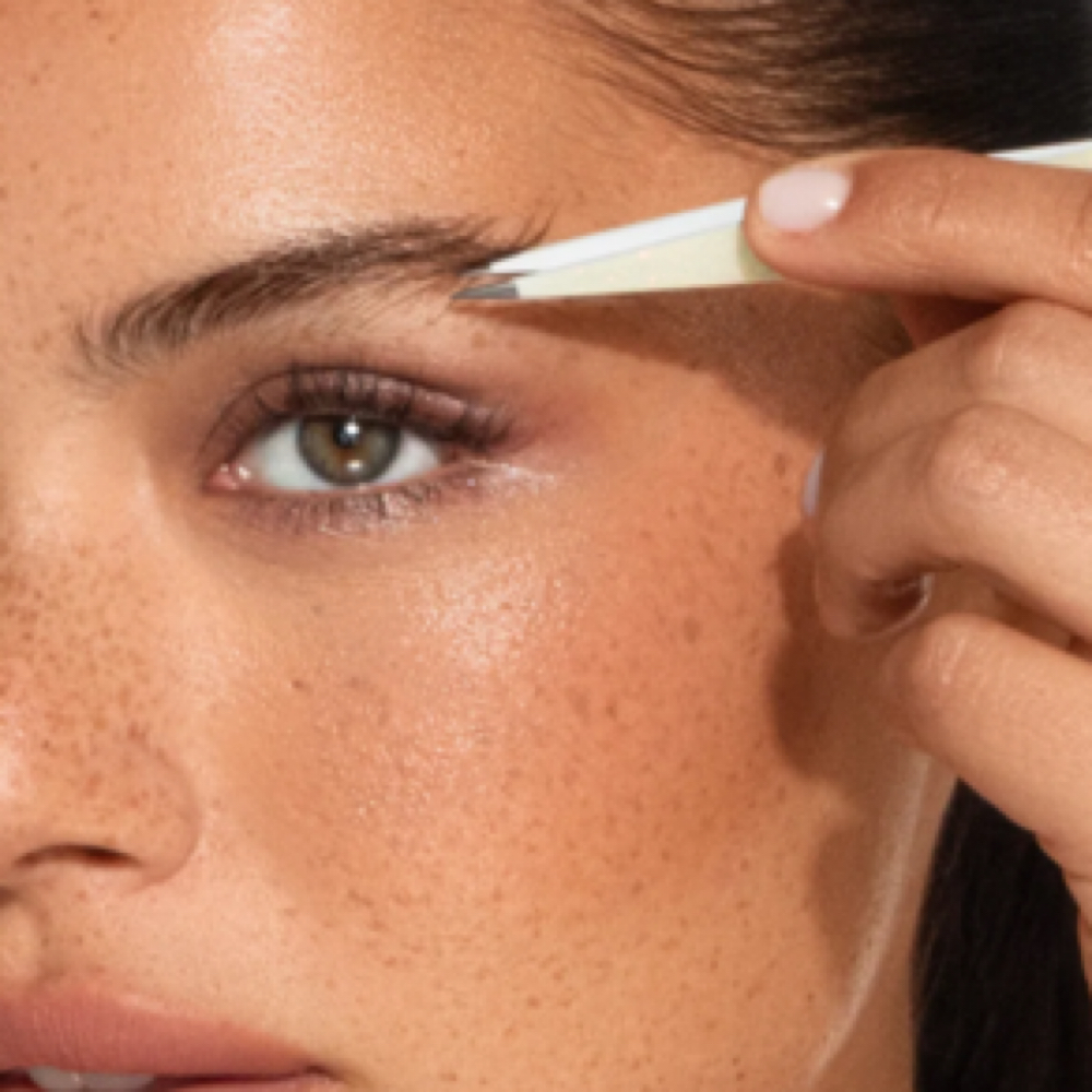 Brow Tweeze at MadeupByMarisa in Bristol, VA