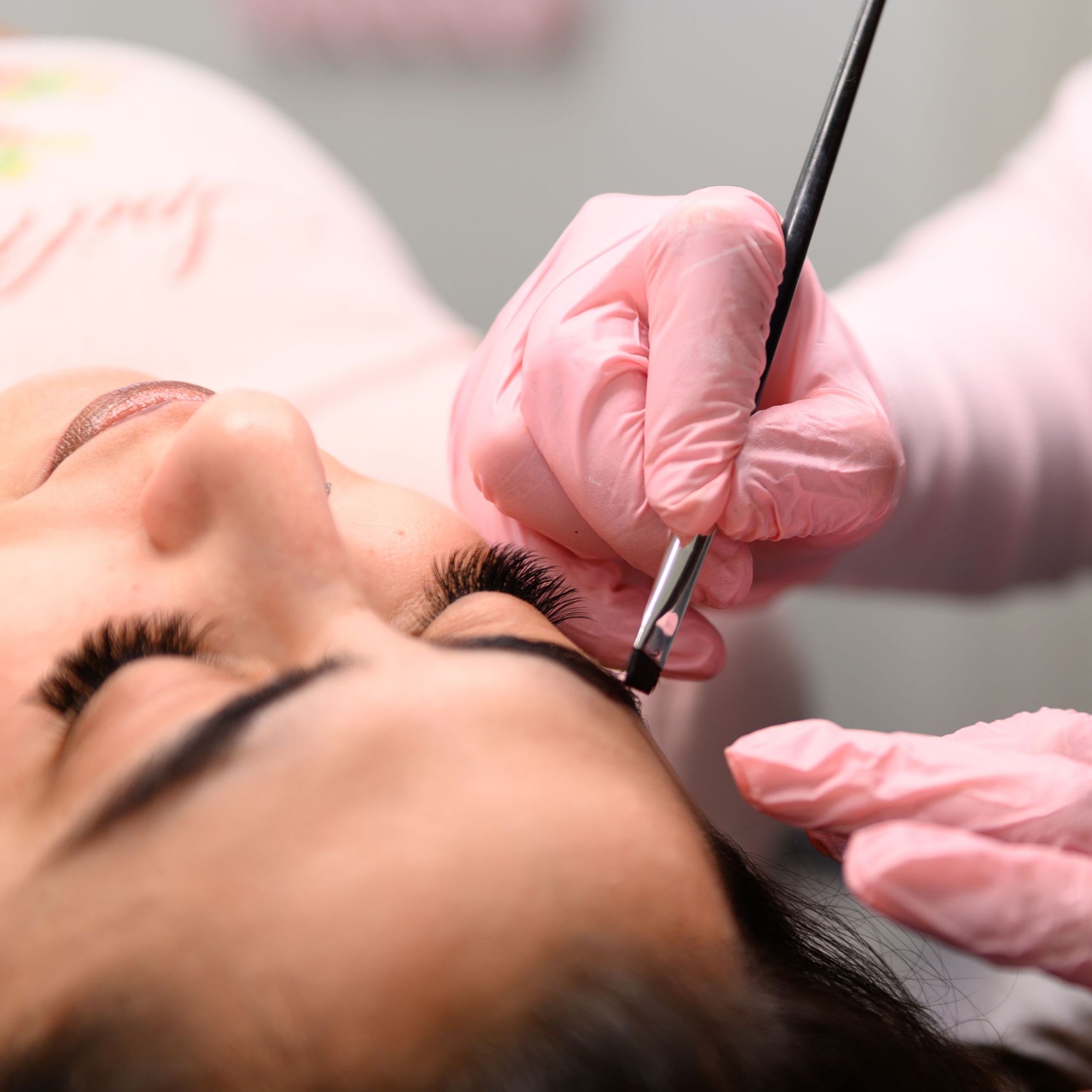 Hybrid Brow Stain & Wax at Retro Radiance in Boonton, NJ