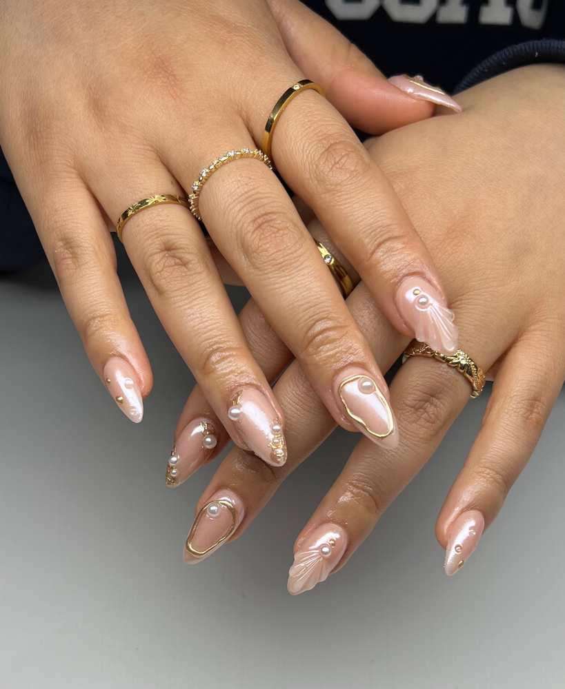 MEDIUM ACRYLIC NAILS