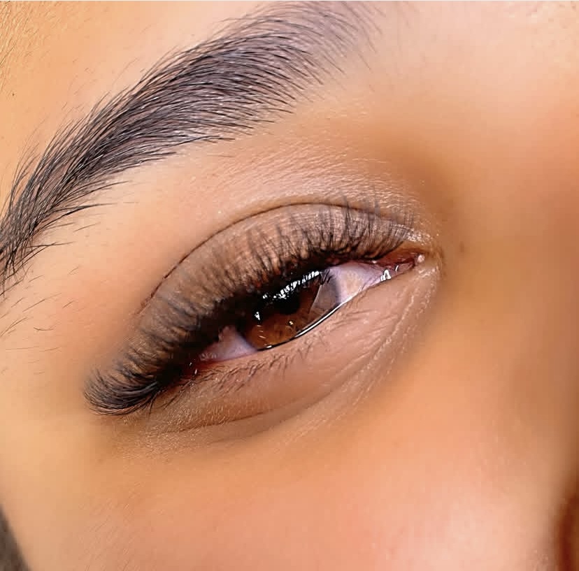 Light Volume Lash Extensions