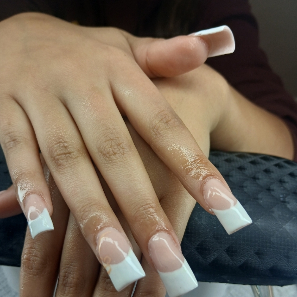 Medium at Nailzby_yanna in Joliet, IL