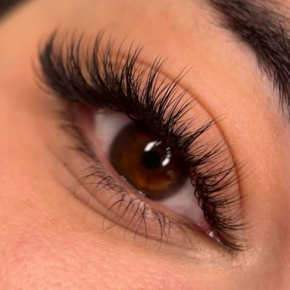Hybrid Lash Extensions Full Set at Babyydollbrows in Tampa, FL