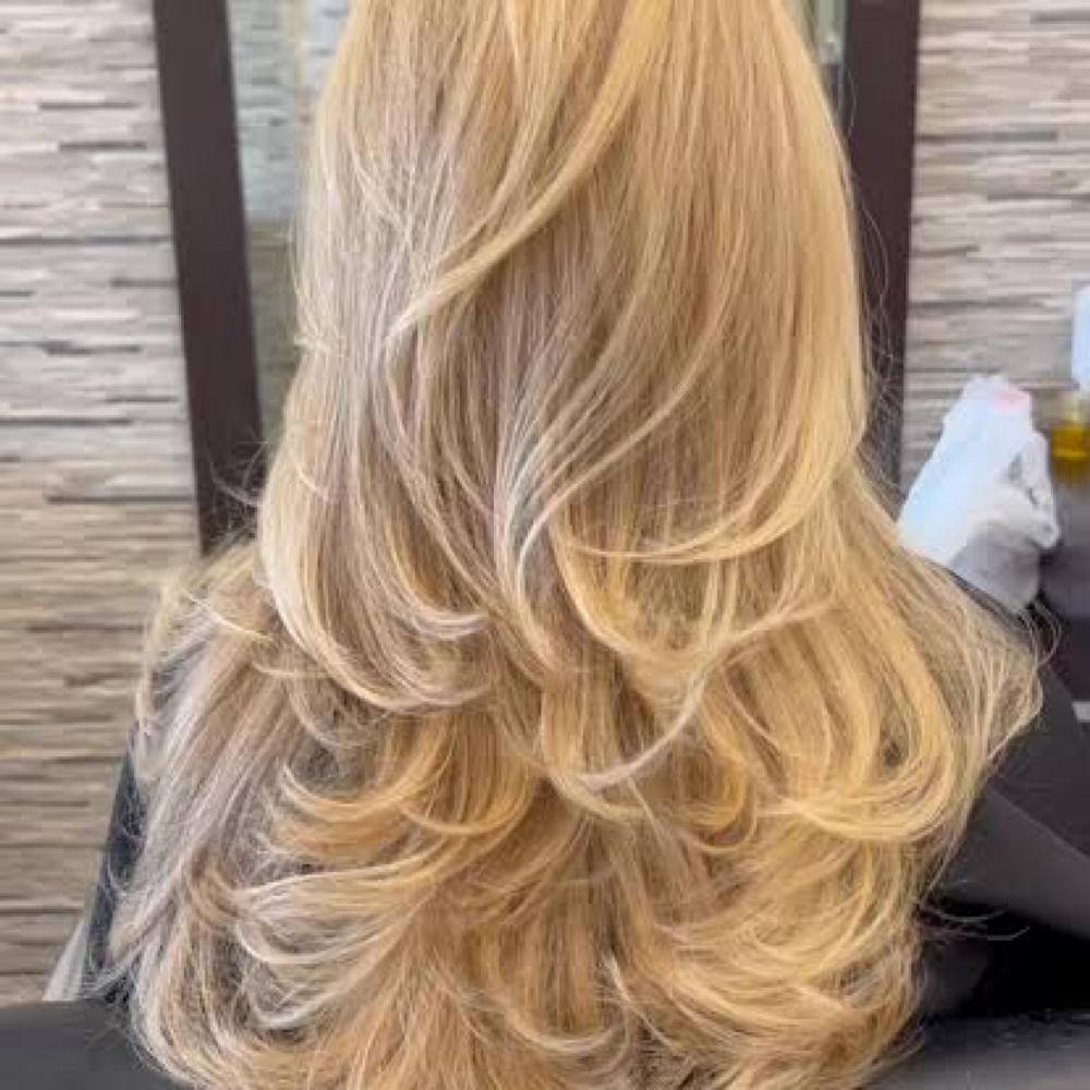 Blowout at Style Envy beauty bar in murrysville, PA