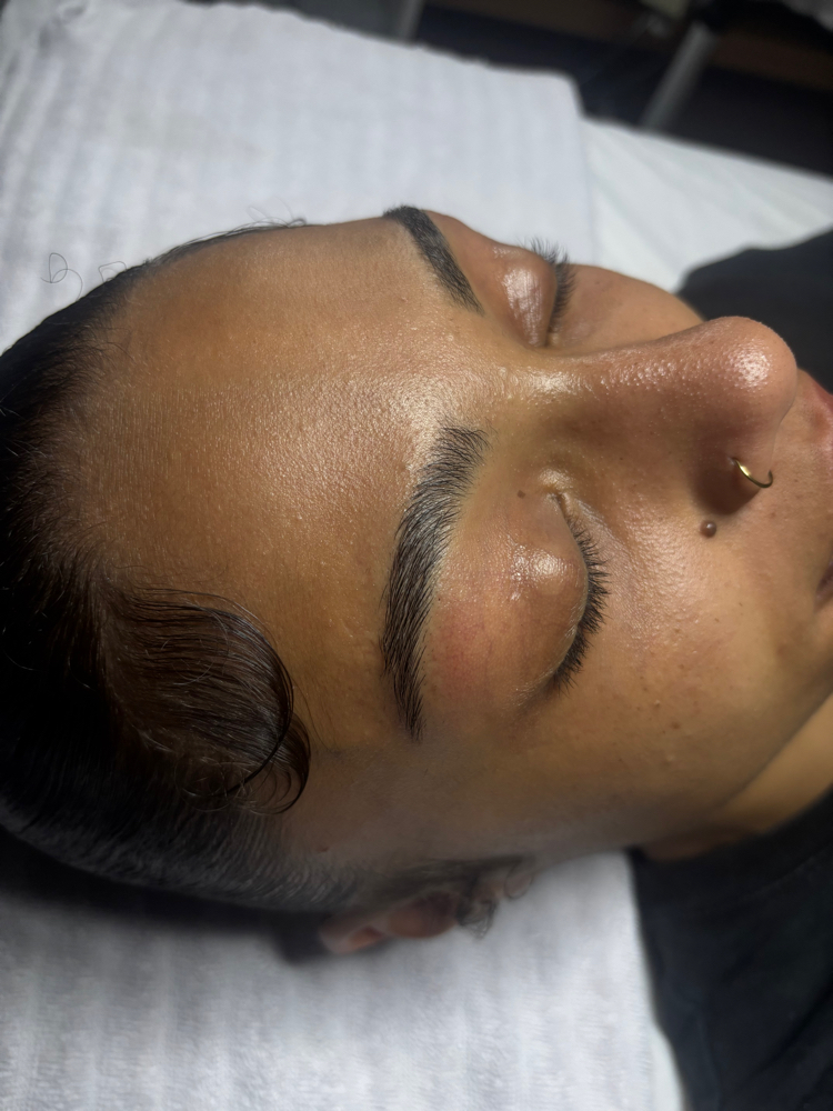 Brow Wax at Glogetteresthetics in Warwick, RI