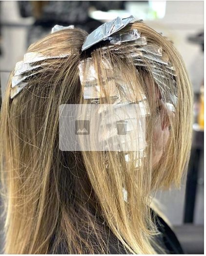 Simple Blonding foils Partial Head