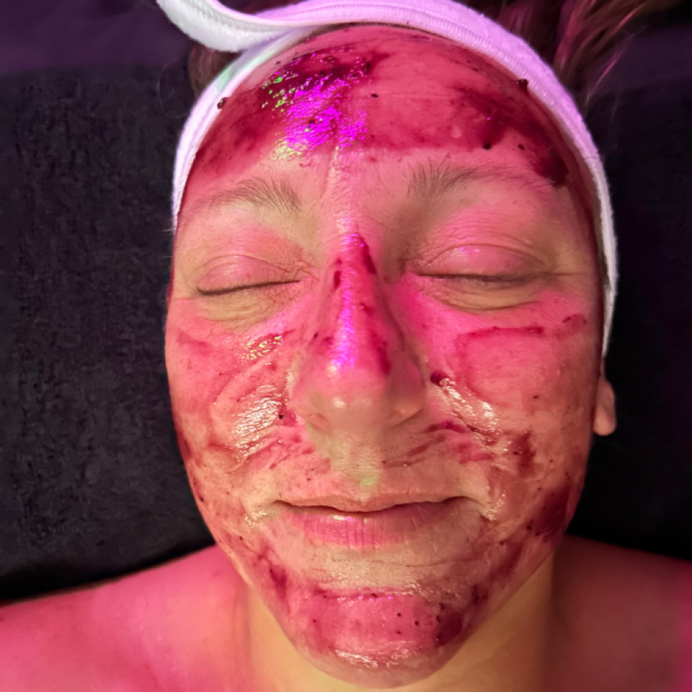 1 HR Facial at Vibes Glowtique in Alcoa, TN