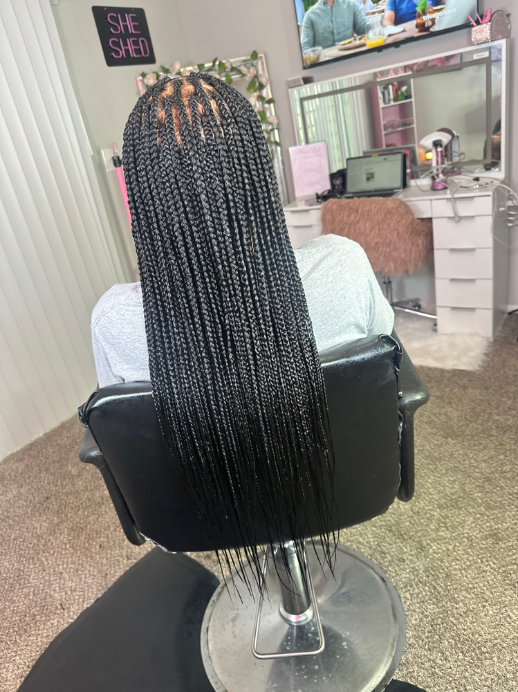 Medium Boxbraids at Pink Passion Beauty Parlor in Atlanta, GA