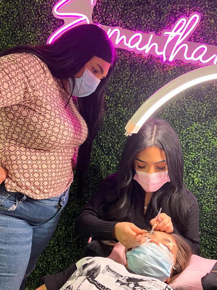 Hybrid/Volume Lash Training