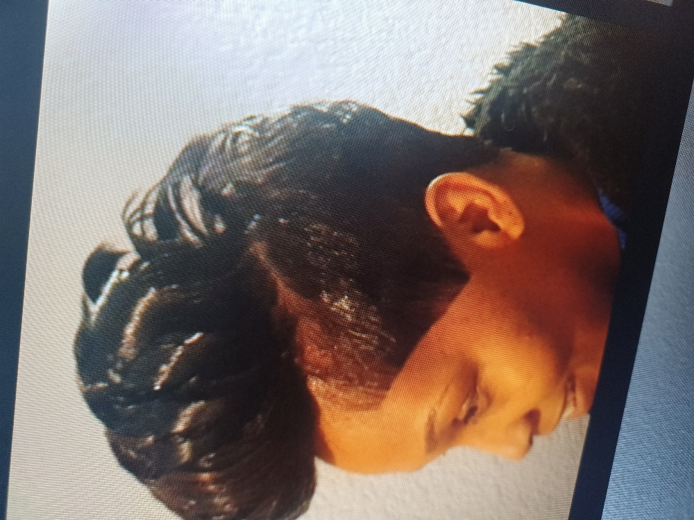 QUEENS SIGNATURE KUT & STYLE
