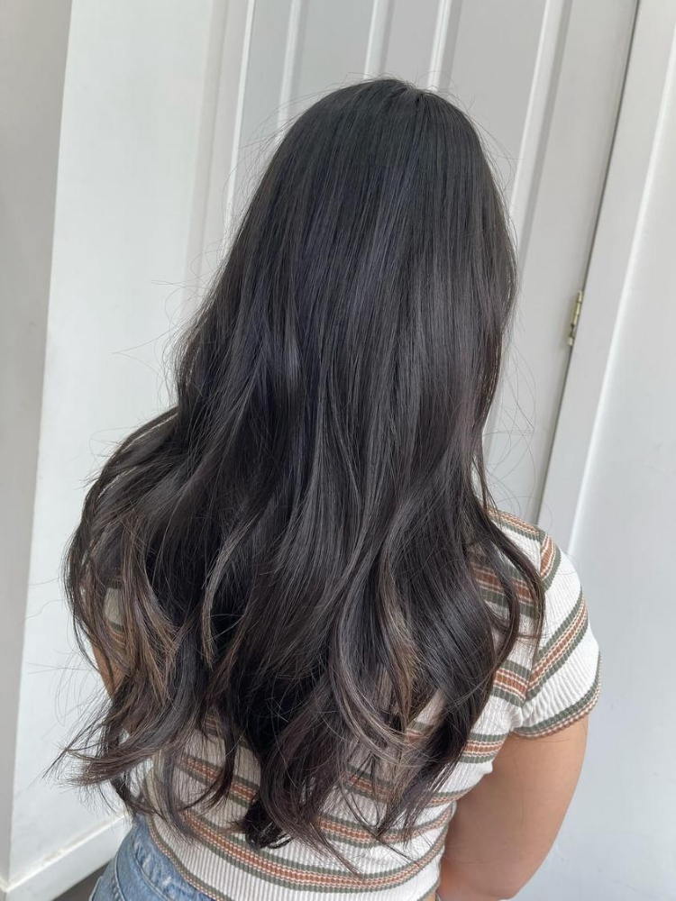 Wash and Blowdry Shoulder Length