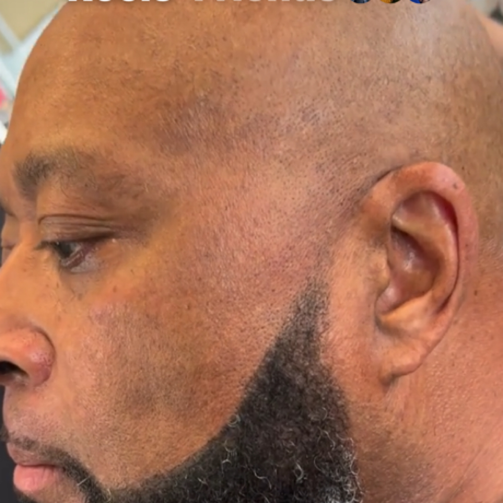 Bald Head Shave  &  Beard at Prince The Barber in Naperville, IL