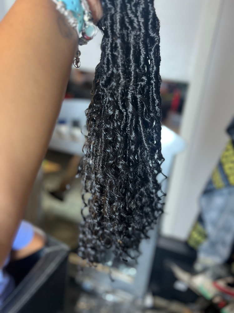 Lola 2.0 Locs