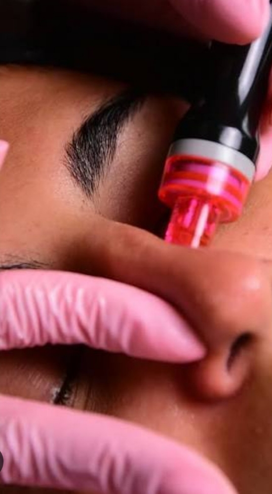 HydraLueur Luxe Facial